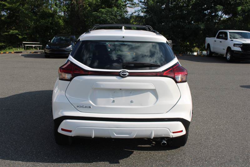Used 2023 Nissan Kicks SR w/ Interior Electronics Package FWD image 7