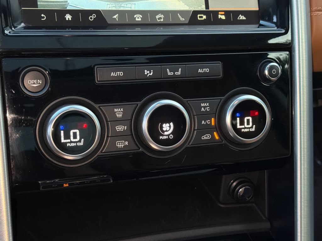 Used 2018 Land Rover Discovery HSE Luxury AWD/4WD image 26