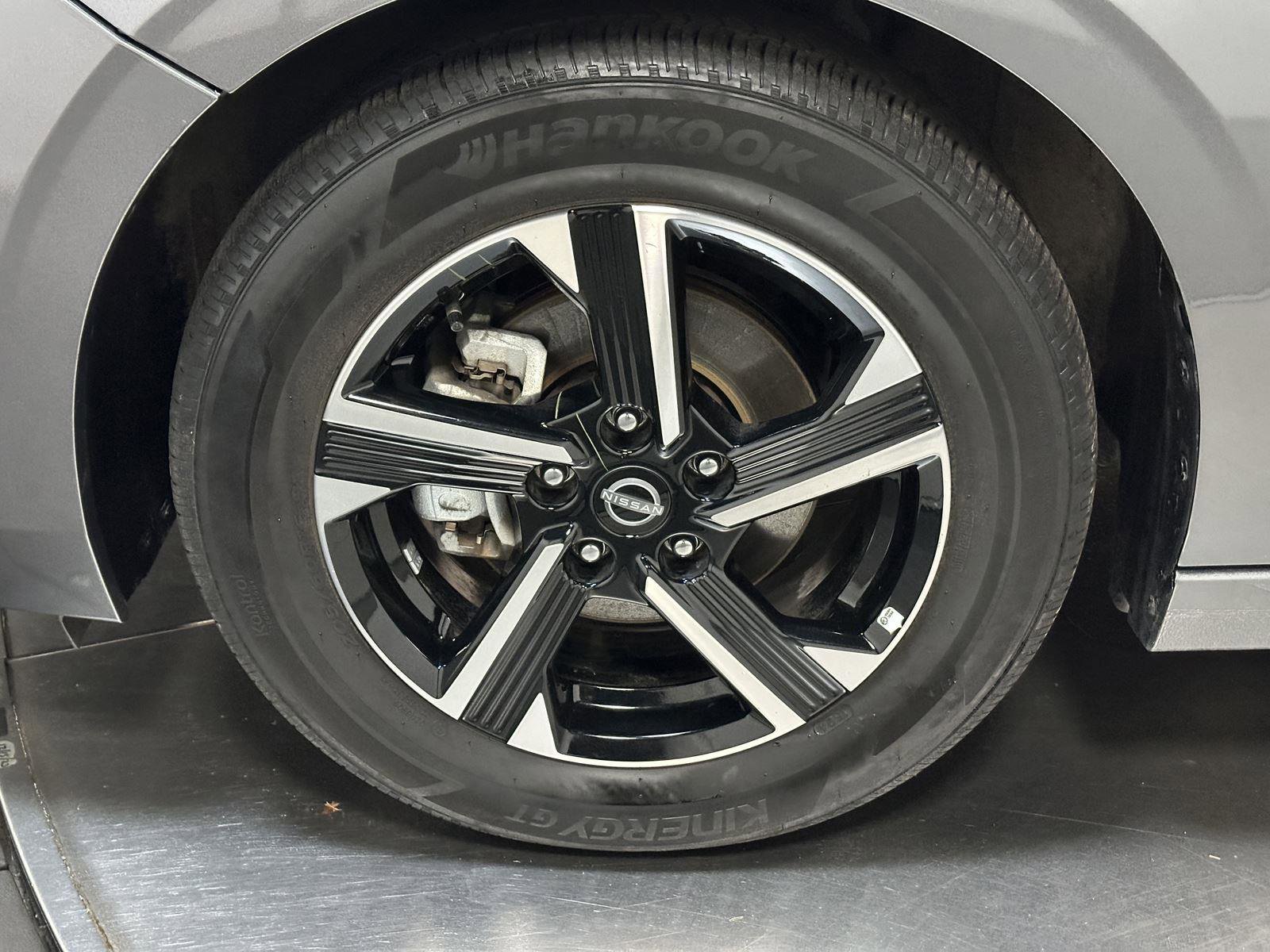 Used 2025 Nissan Sentra SV image 18