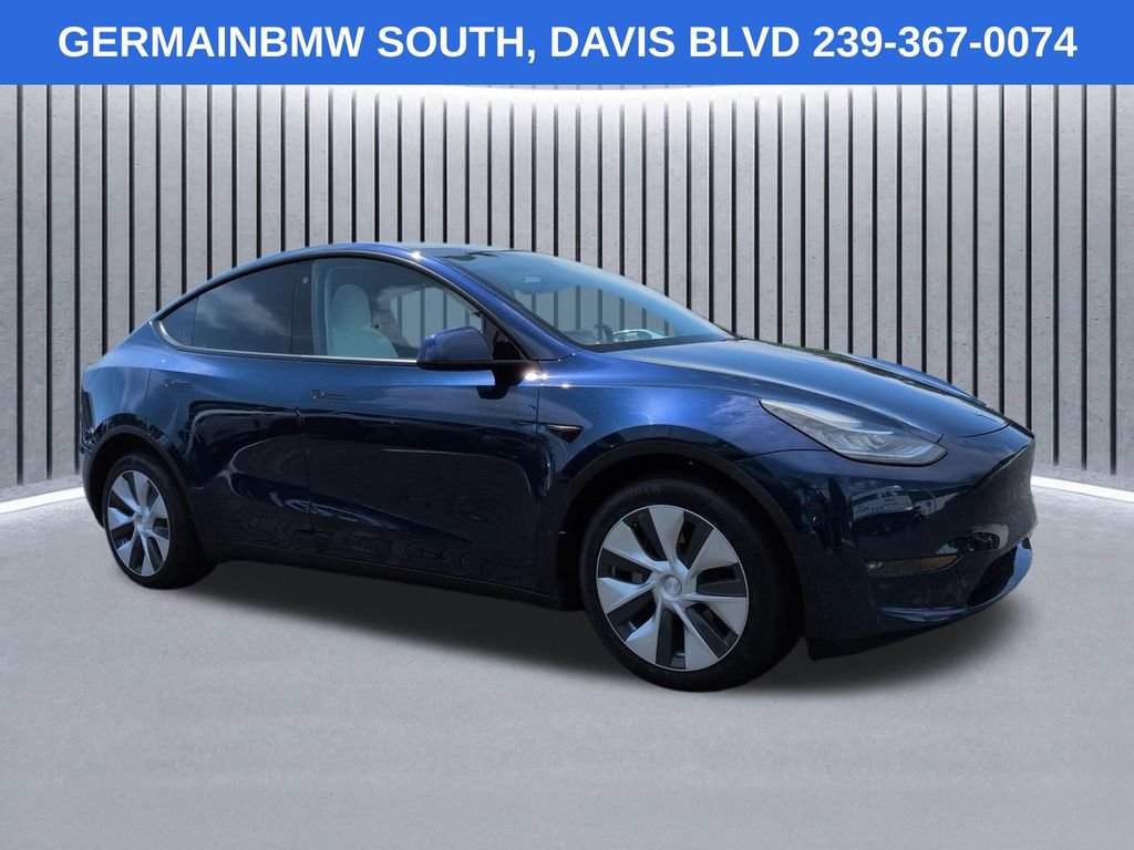 Used 2022 Tesla Model Y Long Range AWD/4WD image 3