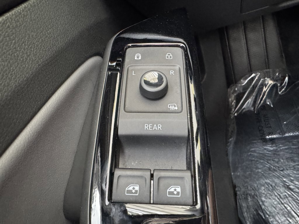 Used 2023 Volkswagen ID.4 S image 24