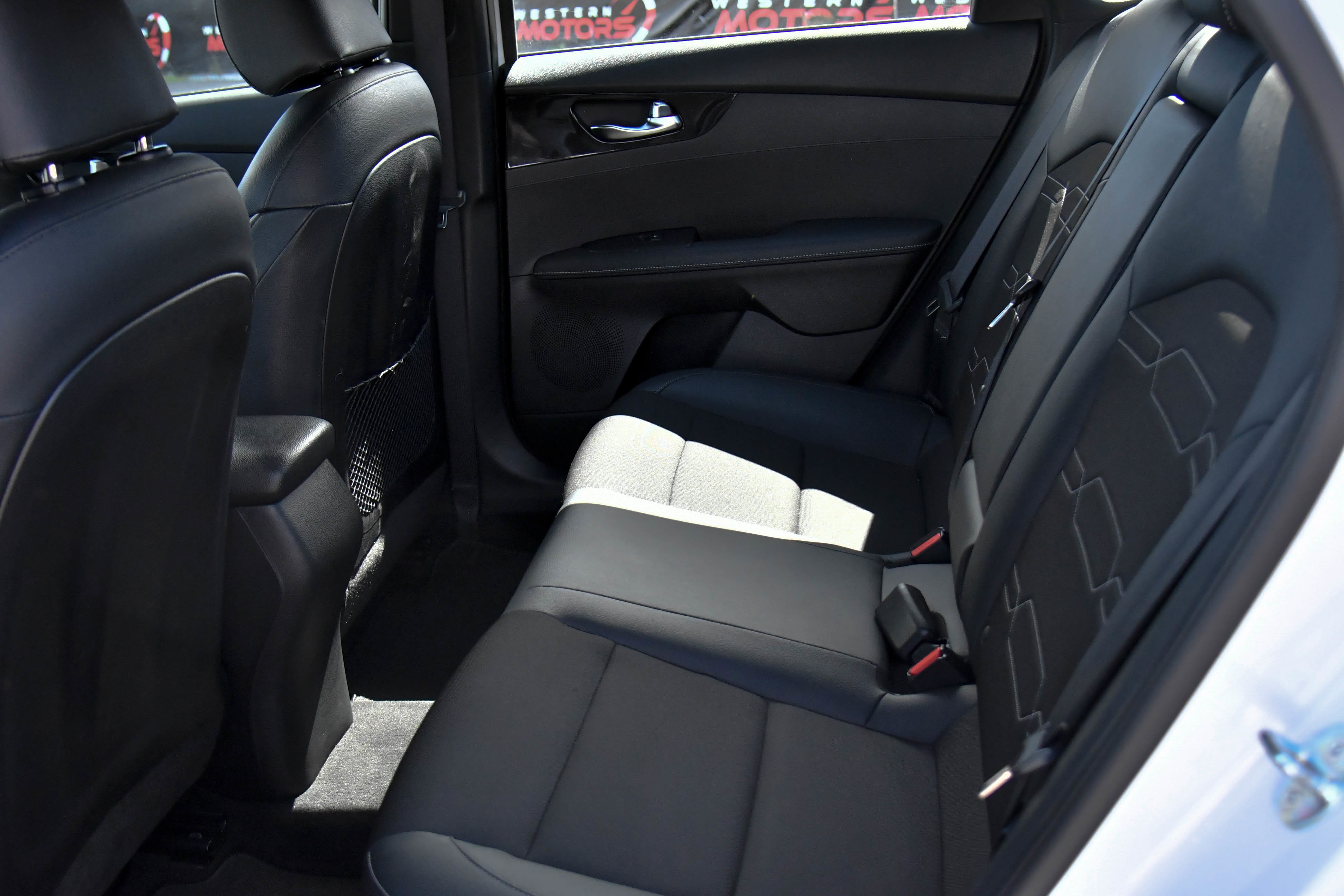 Used 2023 Kia Forte GT-Line image 38