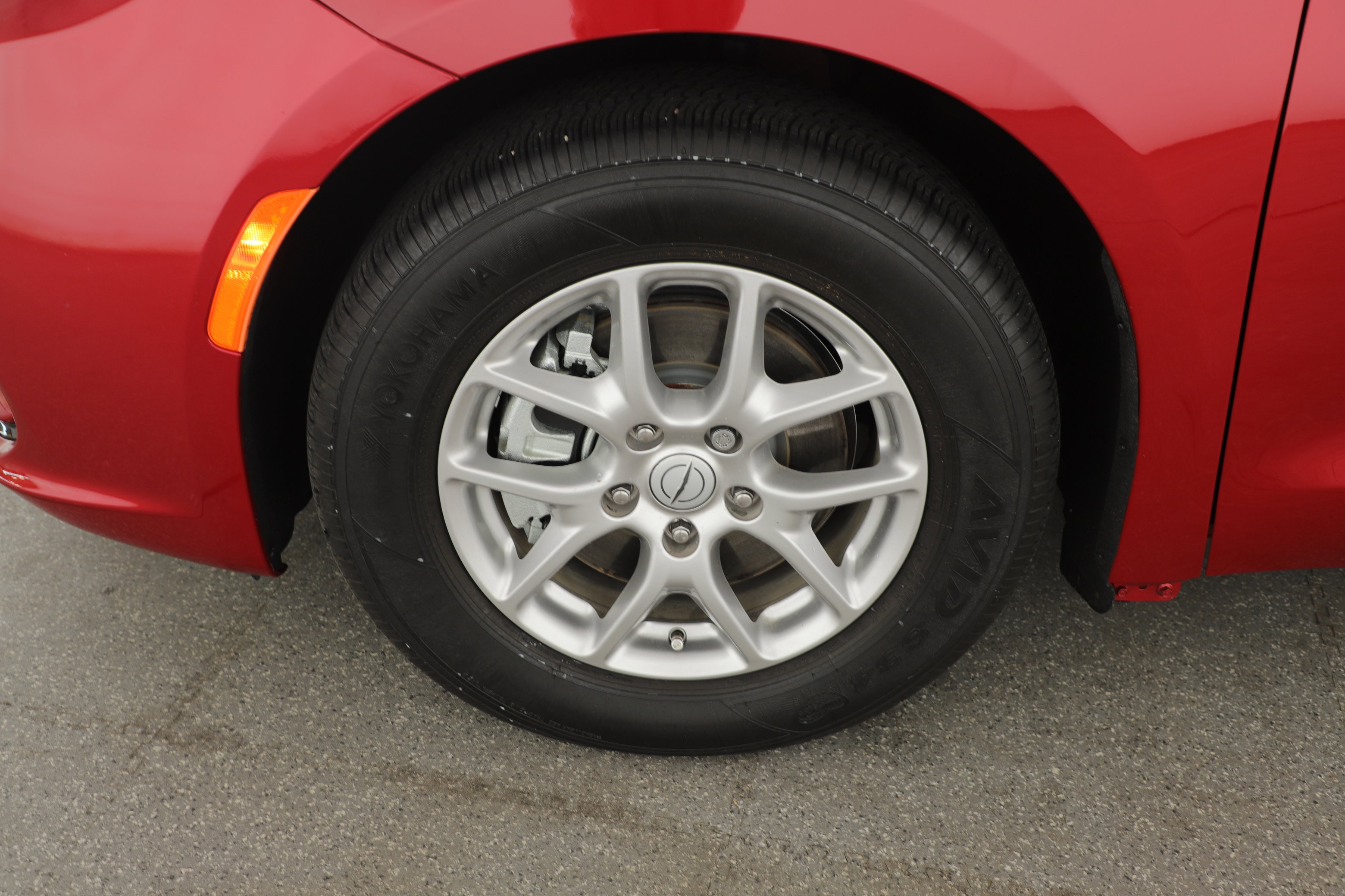 Used 2025 Chrysler Pacifica Select FWD image 4
