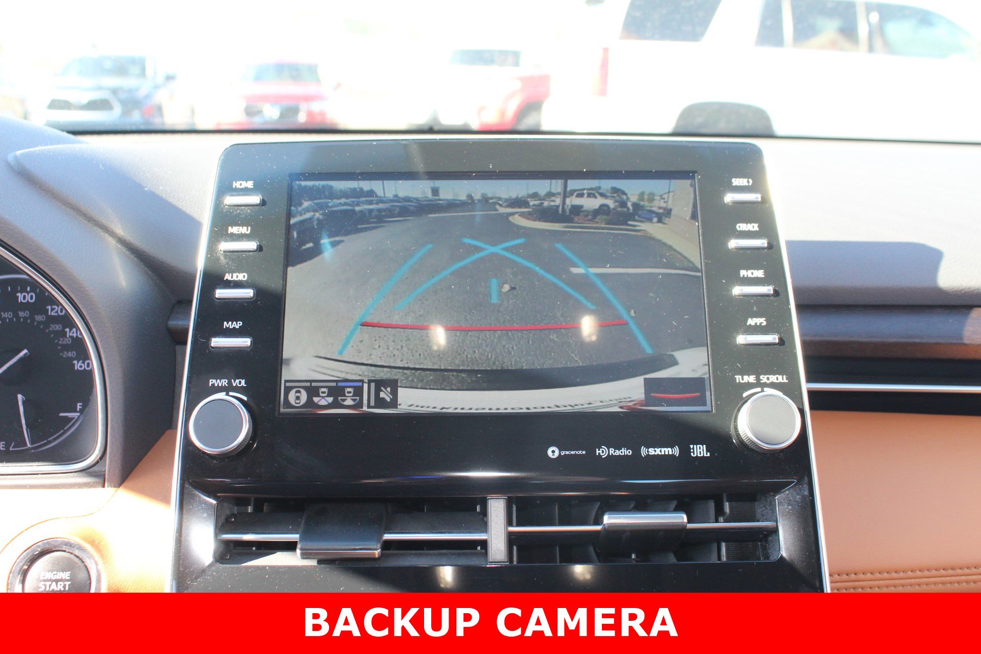 Used 2020 Toyota Avalon Limited image 22