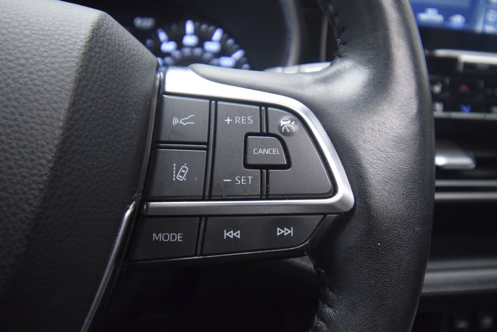 Used 2020 Toyota Highlander Platinum AWD/4WD image 38
