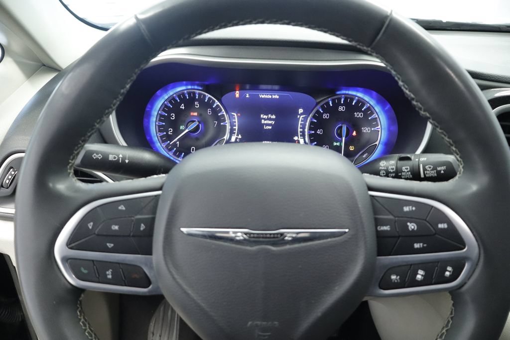 Certified 2023 Chrysler Pacifica Touring-L FWD image 29