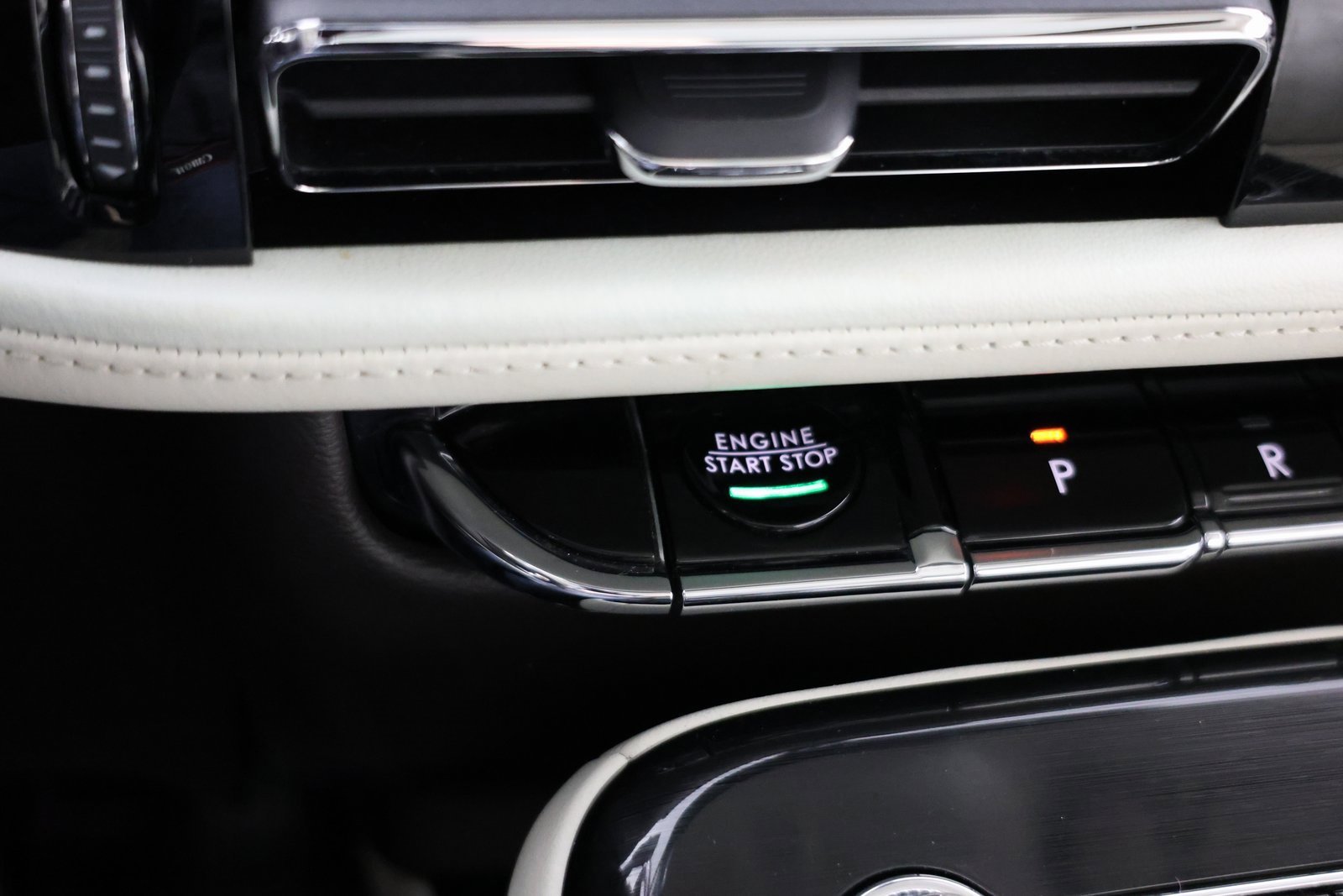 Used 2022 Lincoln Nautilus Black Label w/ Class II Trailer Tow Package image 19