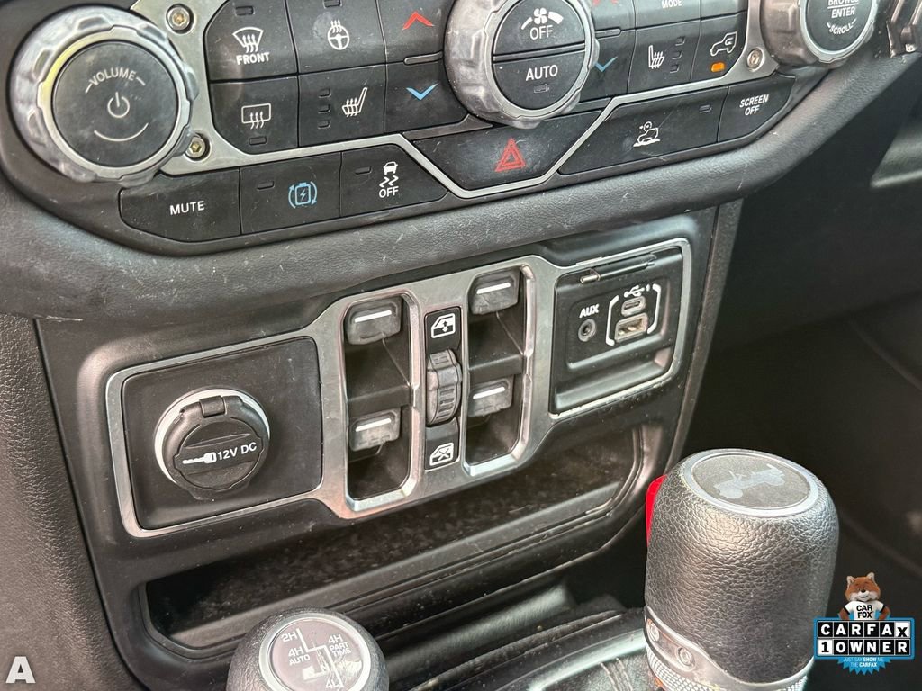 Used 2024 Jeep Wrangler Unlimited Sahara w/ Technology Group image 24