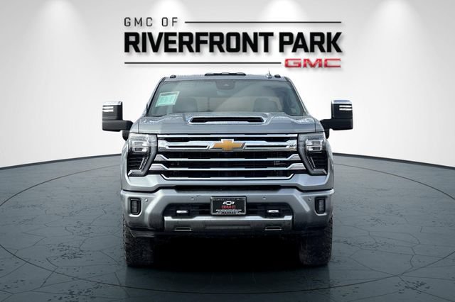 Used 2024 Chevrolet Silverado 3500 High Country w/ High Country Premium Package AWD/4WD image 8