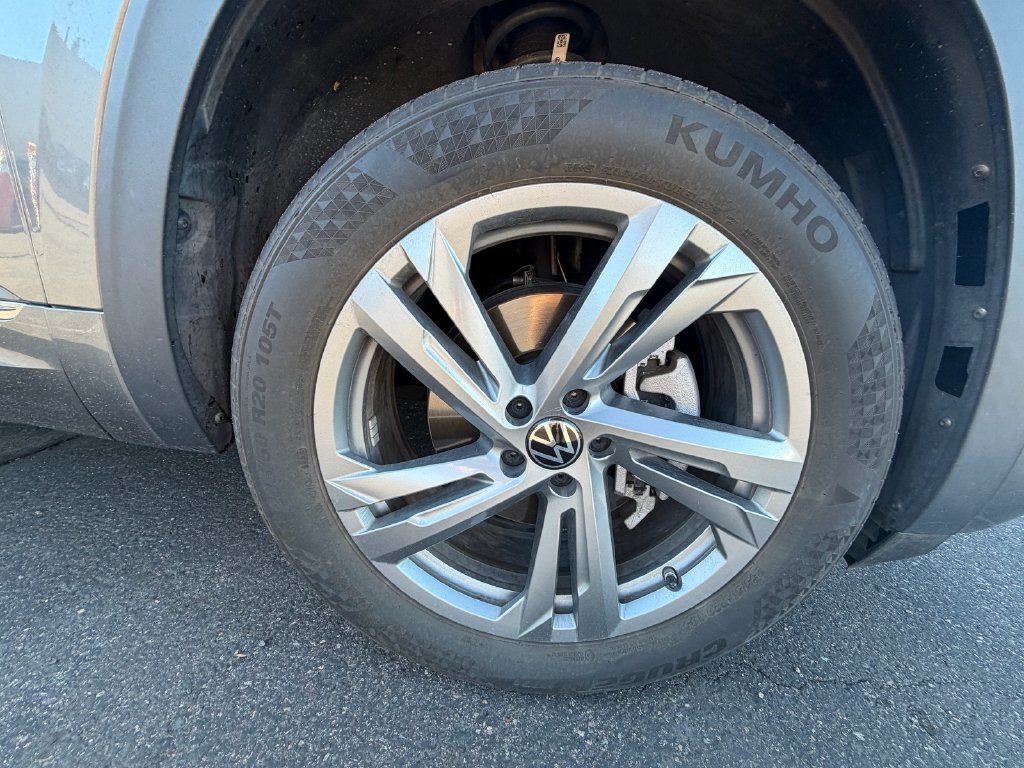 Used 2024 Volkswagen Atlas Cross Sport SEL R-Line AWD/4WD image 7
