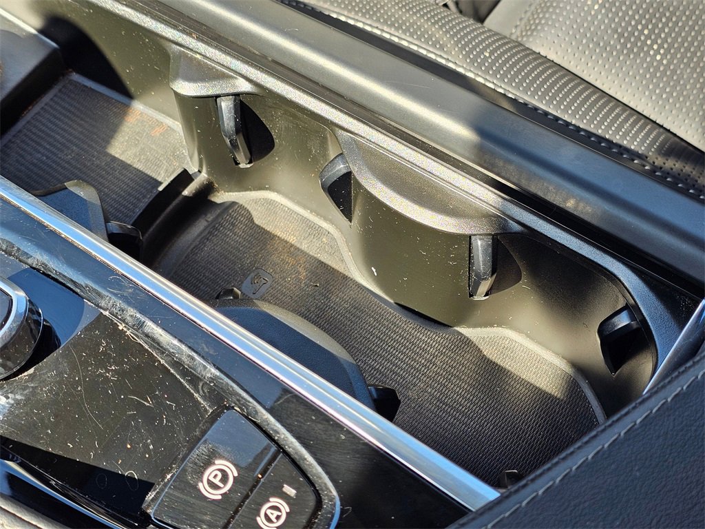 Used 2025 Volvo XC90 T8 Ultra w/ Protection Package image 28