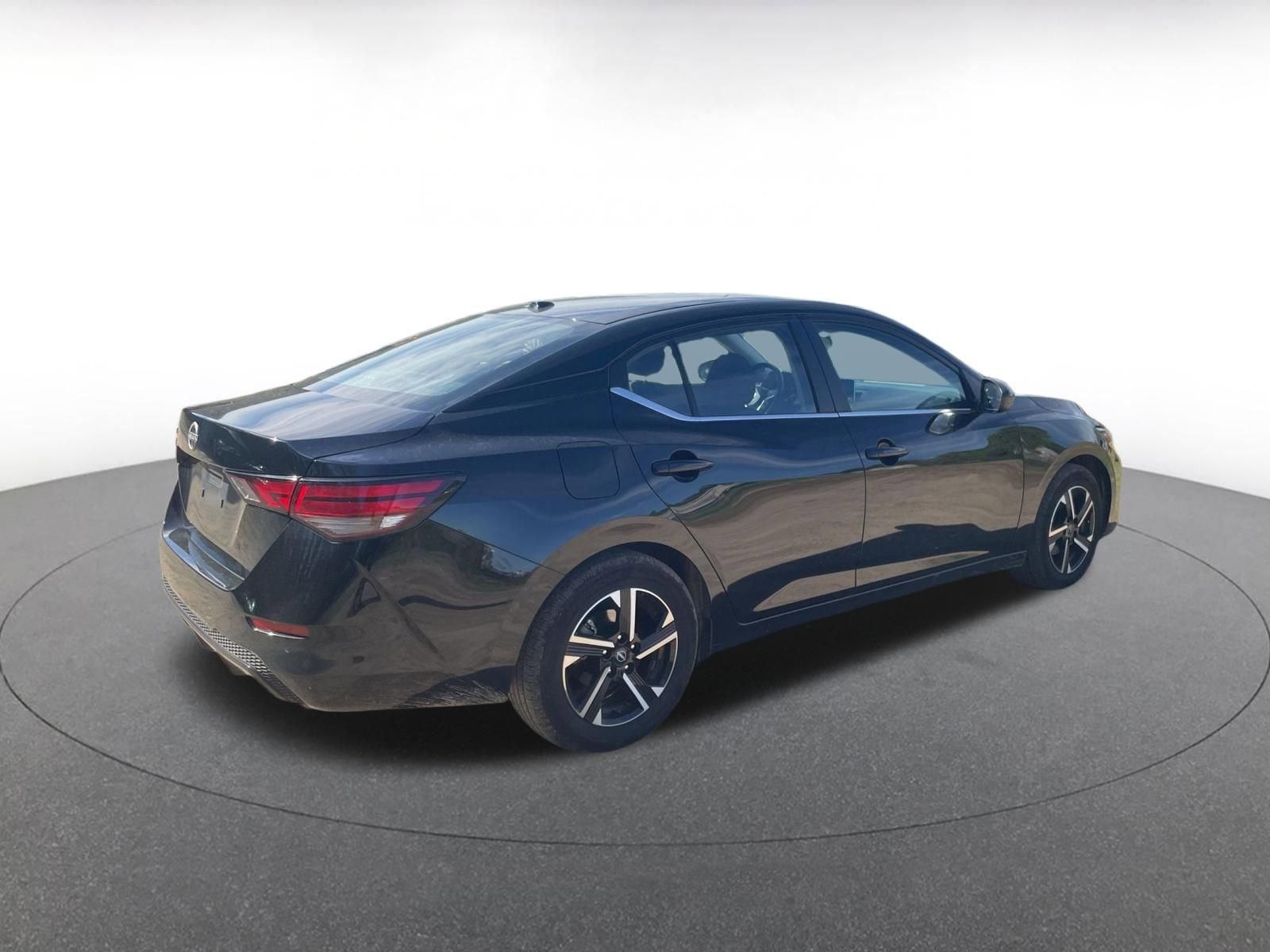 Used 2025 Nissan Sentra SV image 16