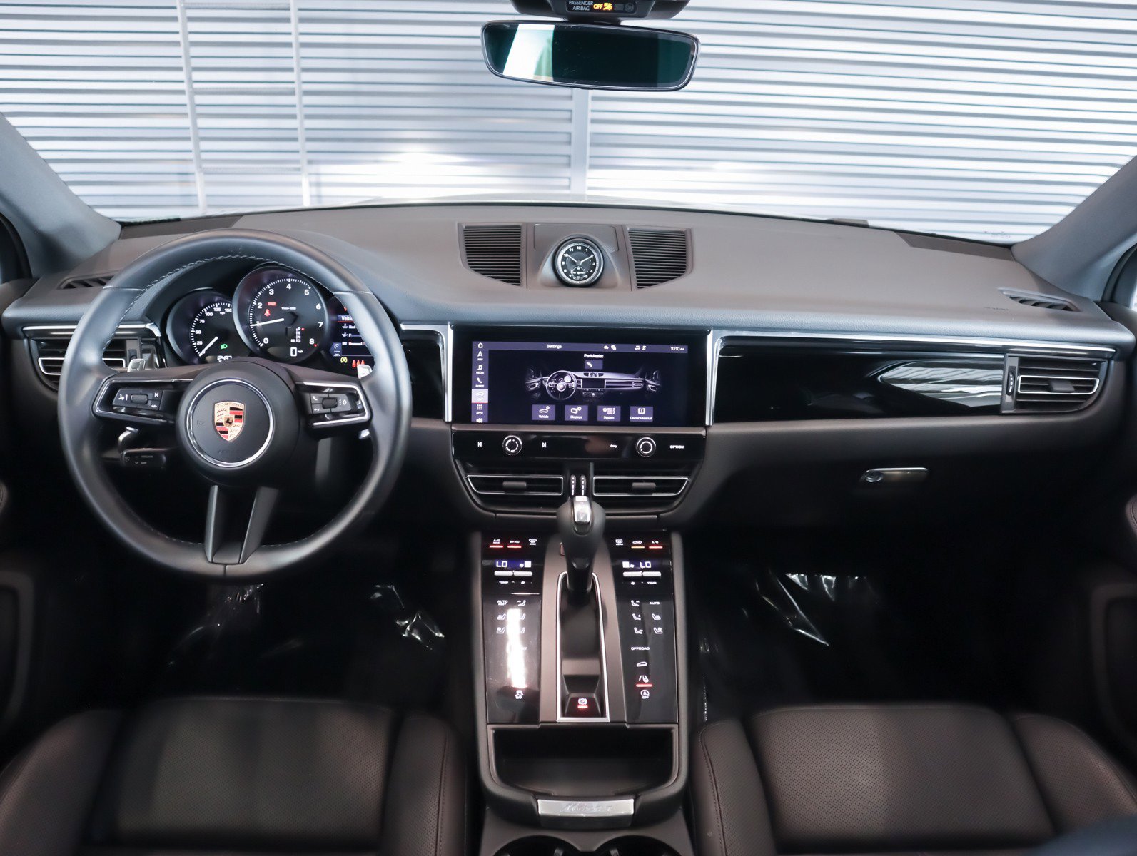 Certified 2022 Porsche Macan image 14