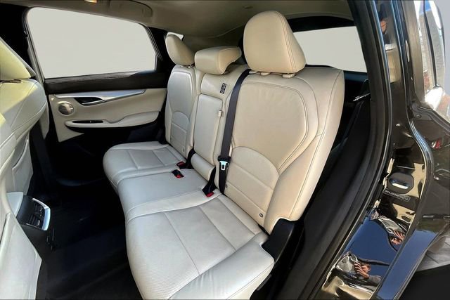 Used 2019 INFINITI QX50 Essential w/ Proactive Package image 22