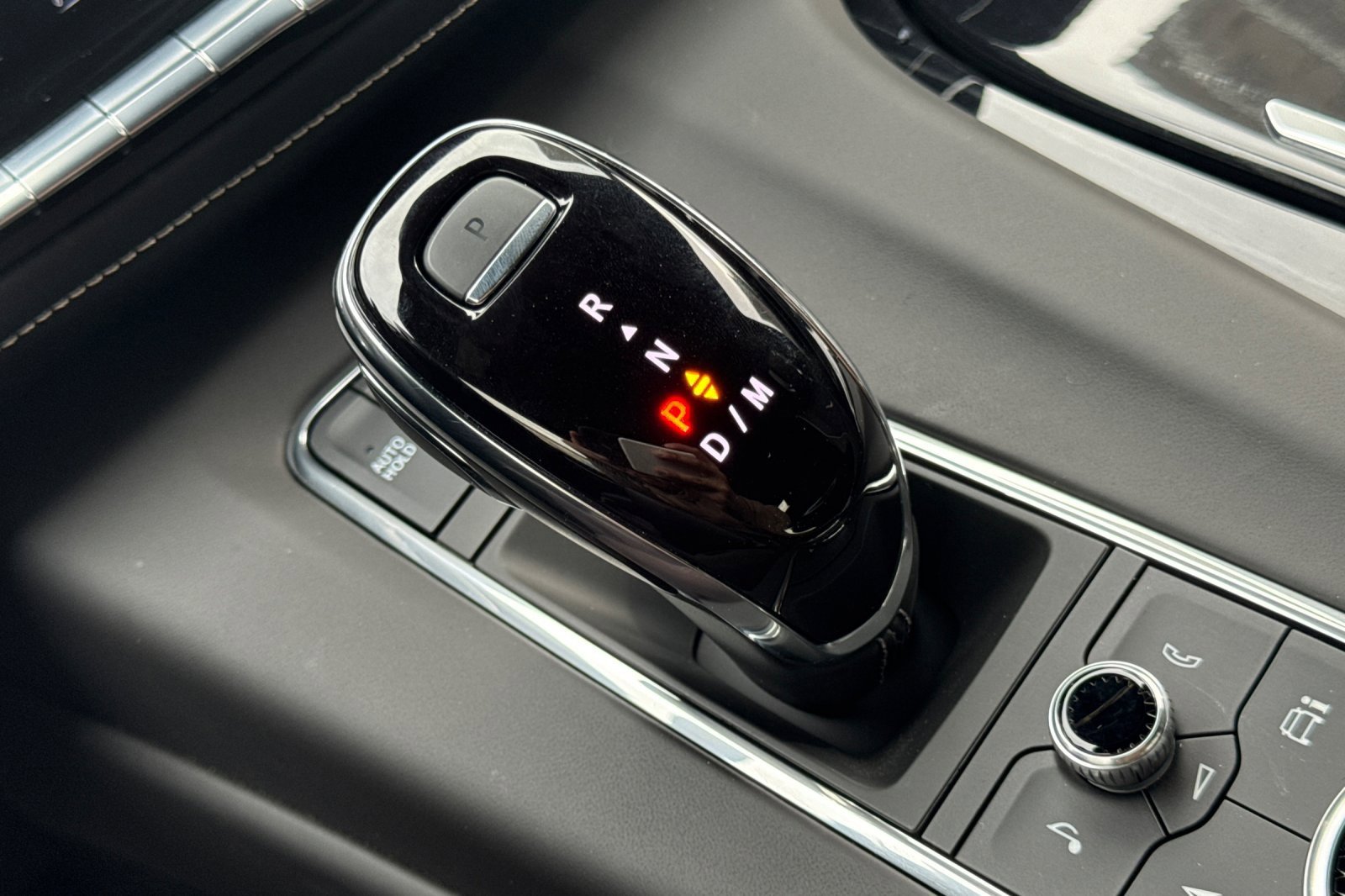 Certified 2024 Cadillac Escalade V w/ Heavy-Duty Trailer Package image 33