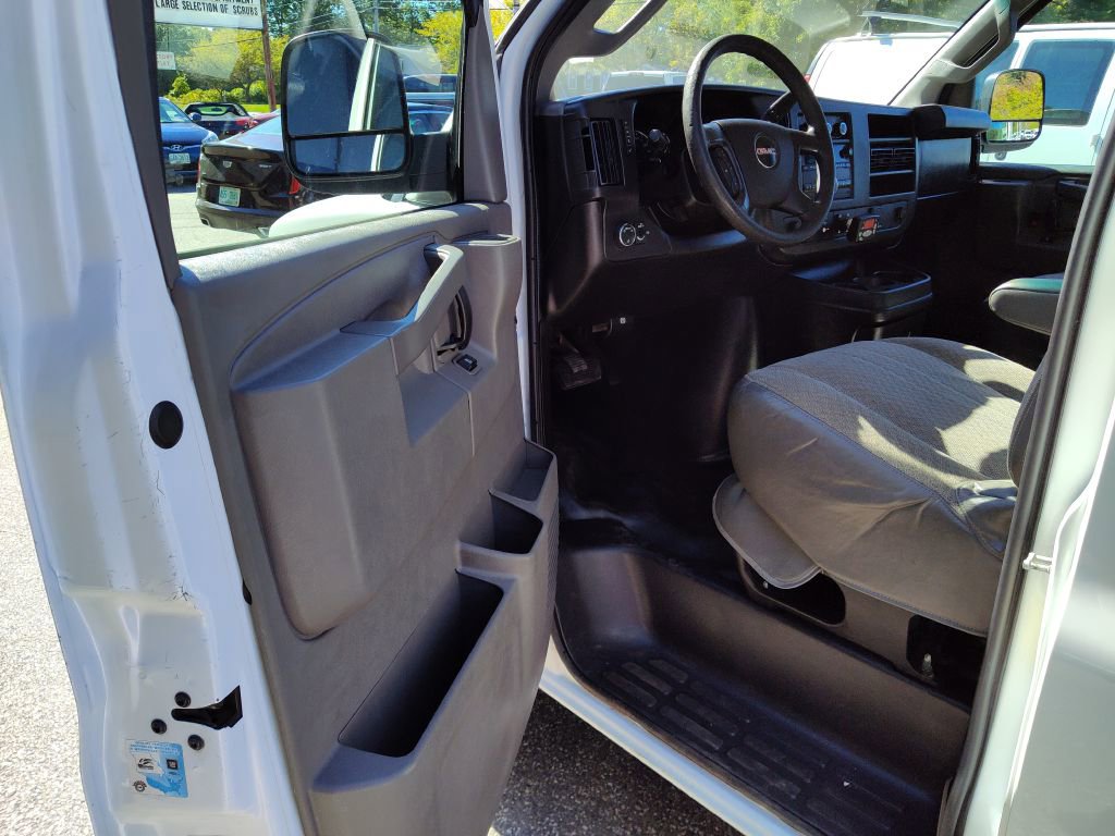 Used 2016 GMC Savana 2500 image 11