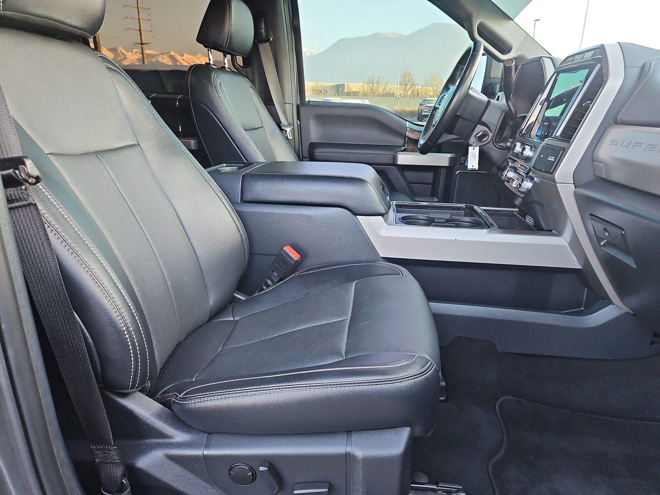 Used 2022 Ford F250 Lariat image 34