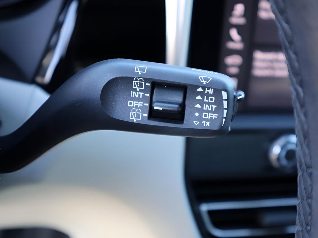 Certified 2024 Porsche Macan image 30