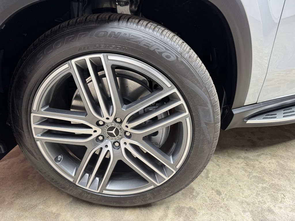 New 2026 Mercedes-Benz GLS 450 4MATIC image 30
