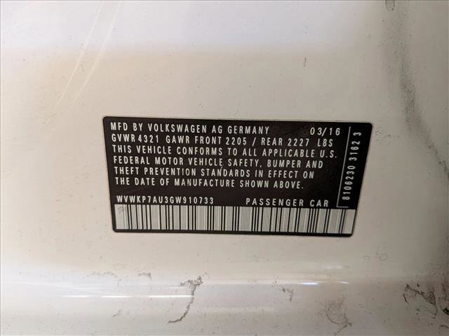 Used 2016 Volkswagen e-Golf SE FWD image 16