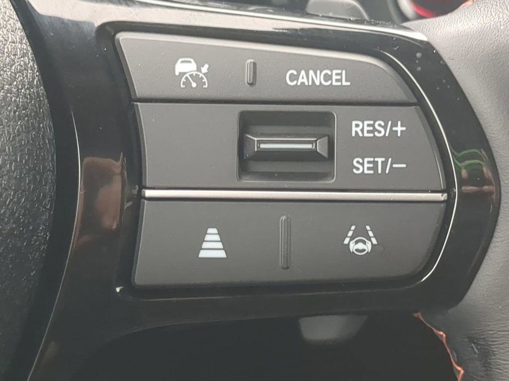 Used 2025 Honda Pilot TrailSport image 26