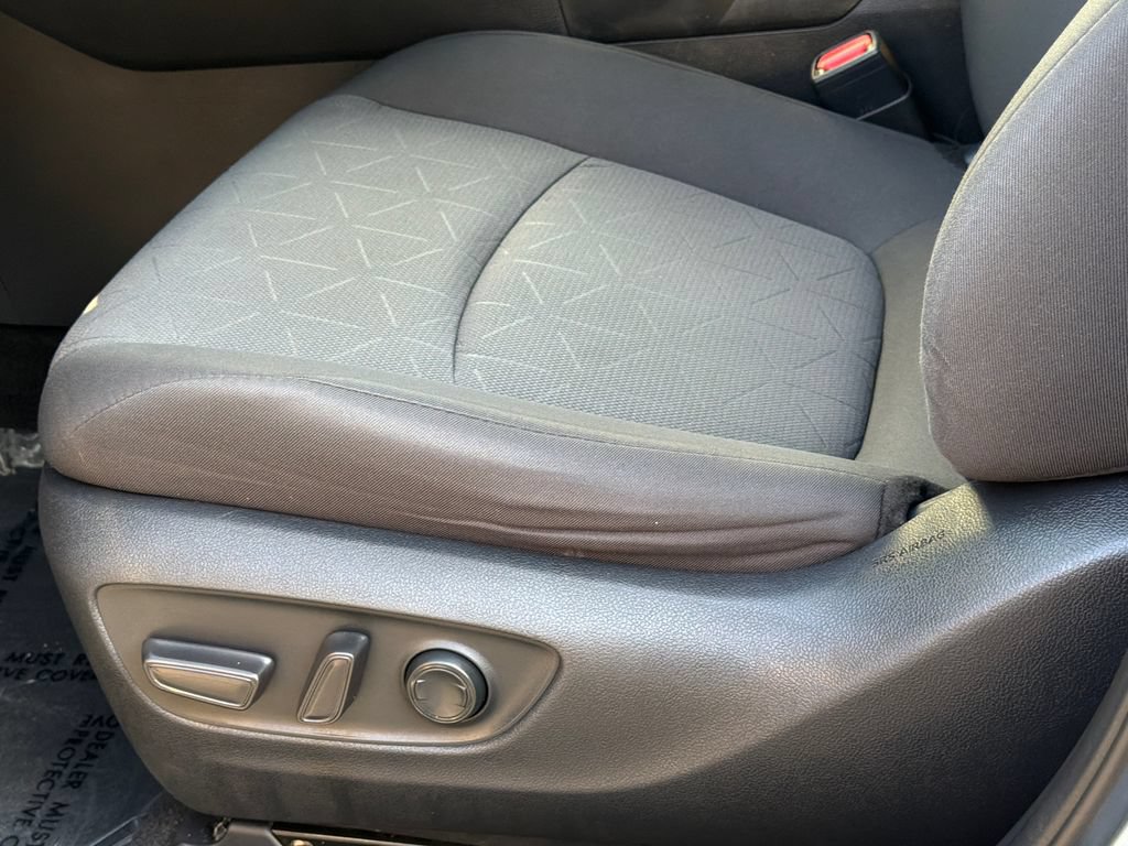 Used 2021 Toyota RAV4 XLE w/ Convenience Package AWD/4WD image 22