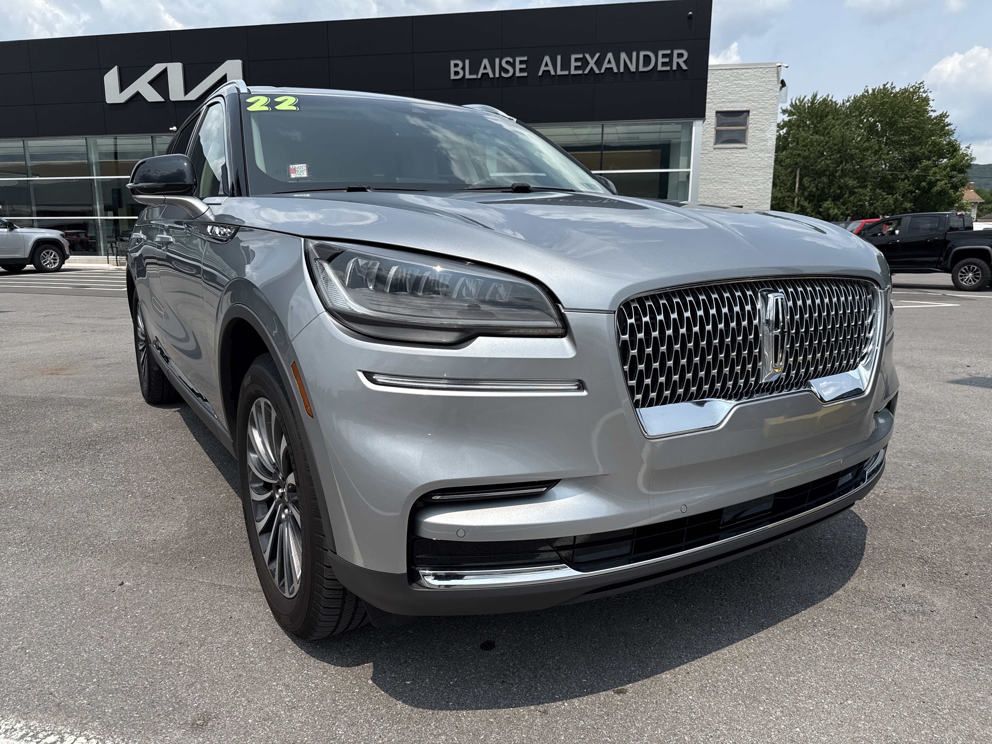 Used 2022 Lincoln Aviator AWD w/ Premium Package image 1