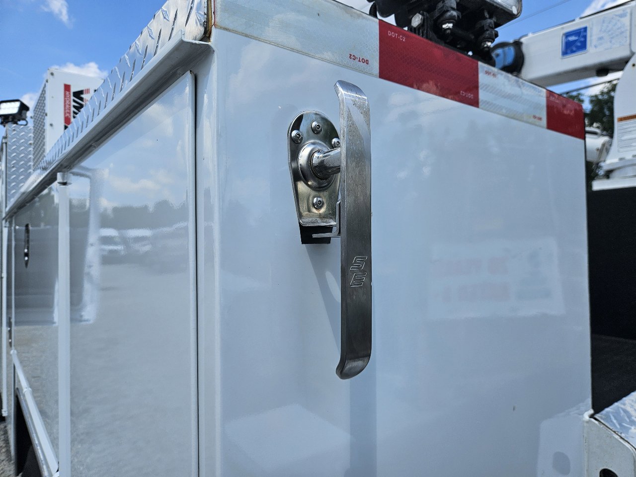 Used 2022 Ford F650 2WD Regular Cab Super Duty image 44