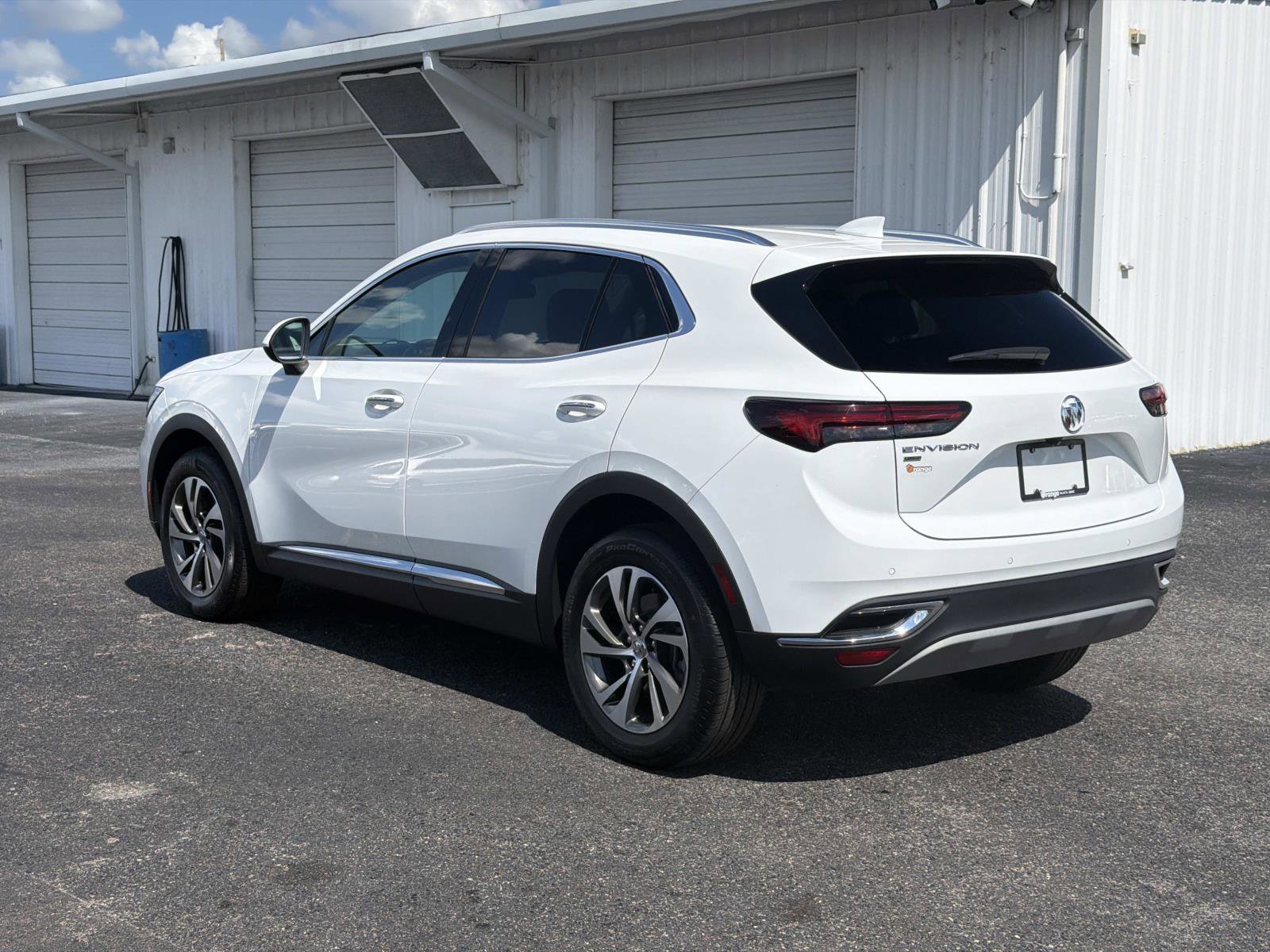 Used 2023 Buick Envision Essence image 5