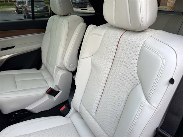 New 2026 Cadillac Vistiq Sport image 16