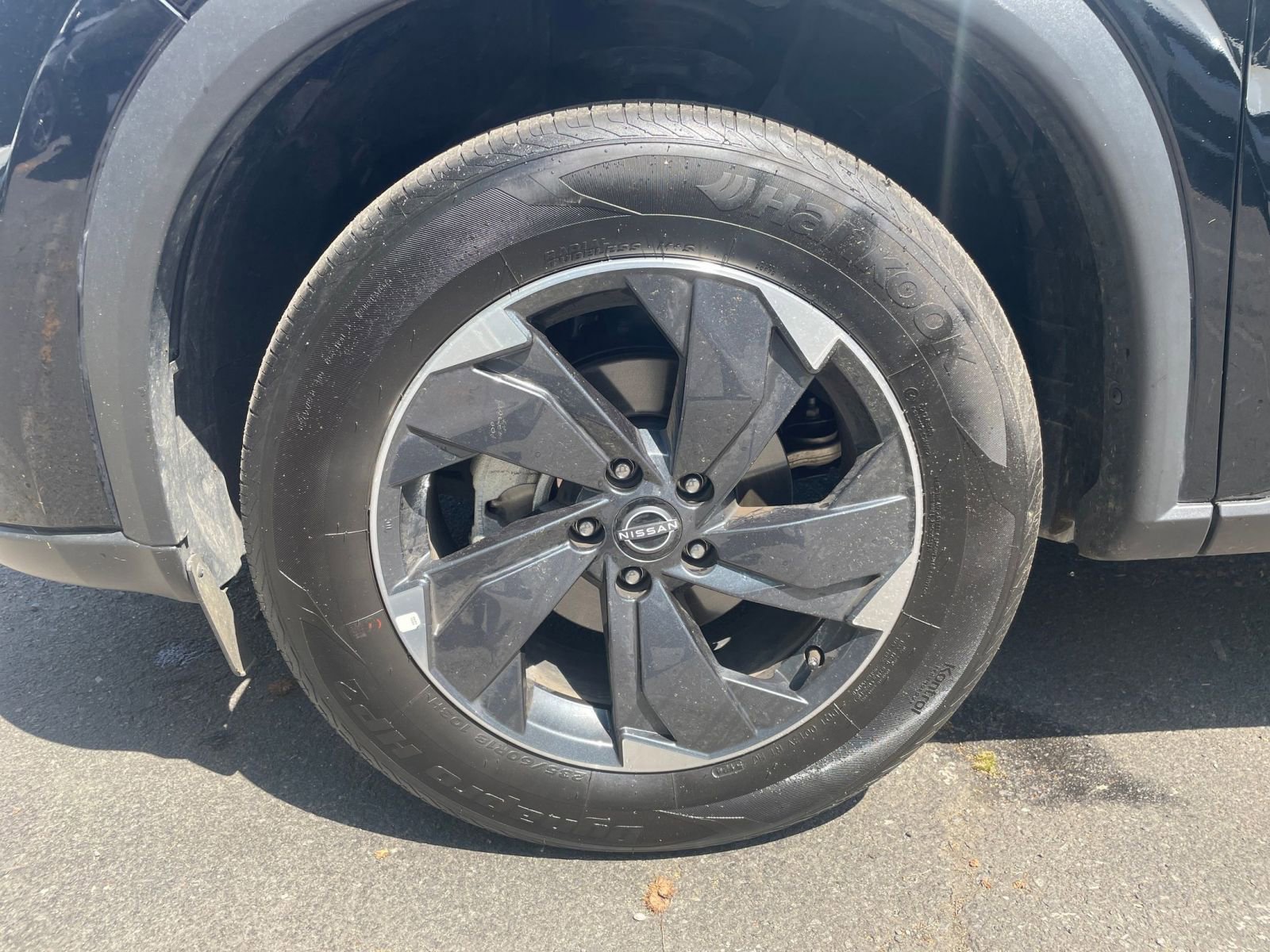 Used 2025 Nissan Rogue SV image 31