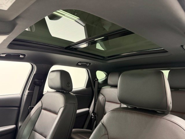 Certified 2019 Chevrolet Blazer RS w/ Sun and Wheels Package AWD/4WD image 18