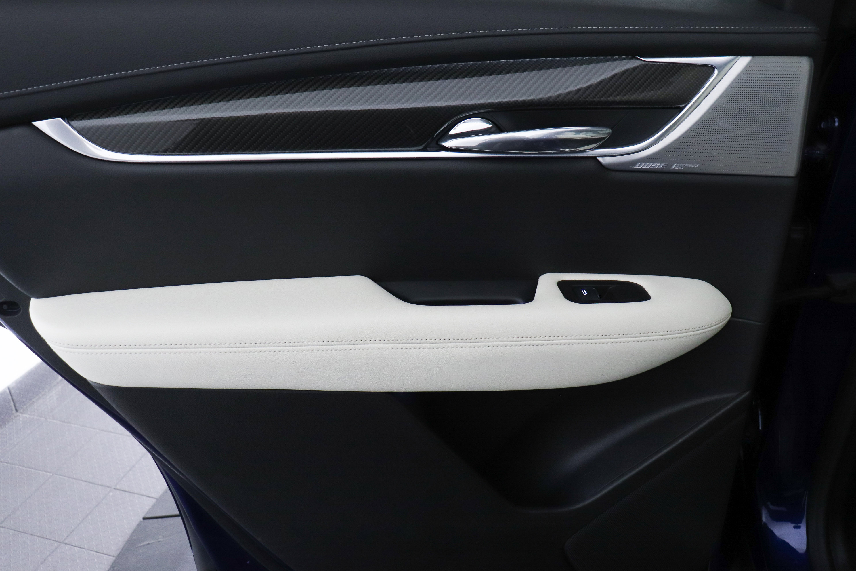 Used 2023 Cadillac XT6 Sport w/ Technology Package image 18