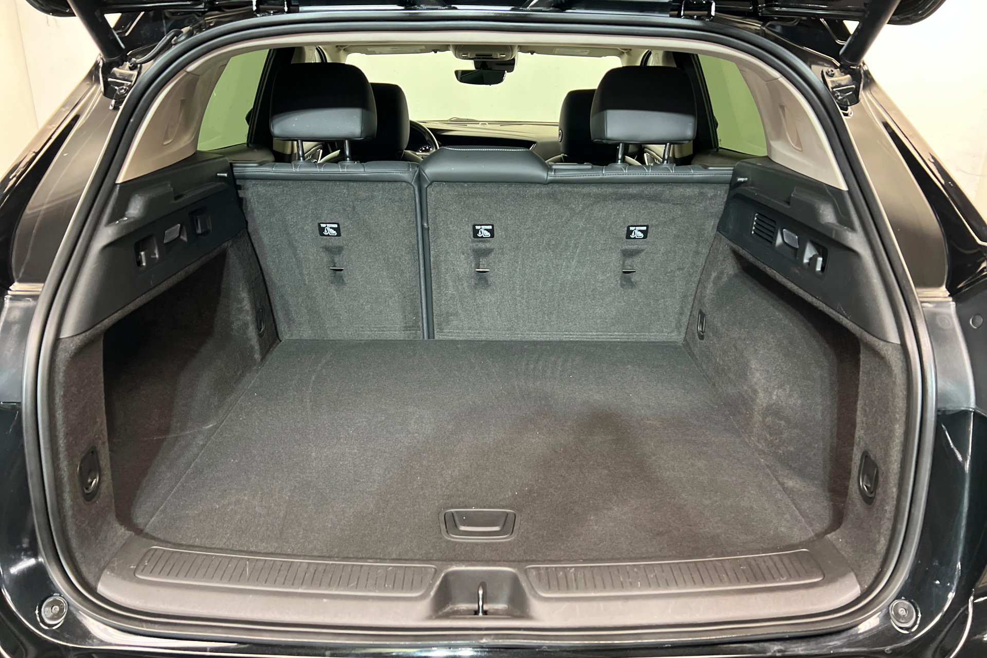 Used 2023 Buick Envision Avenir image 23