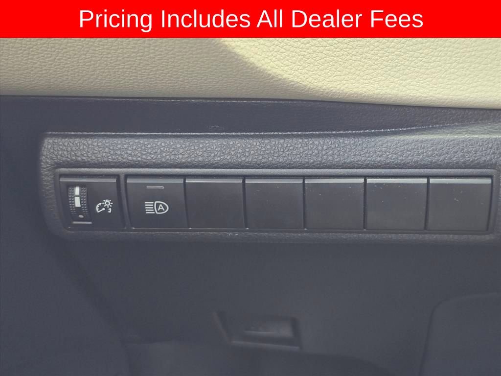 Used 2025 Toyota Corolla LE FWD image 25