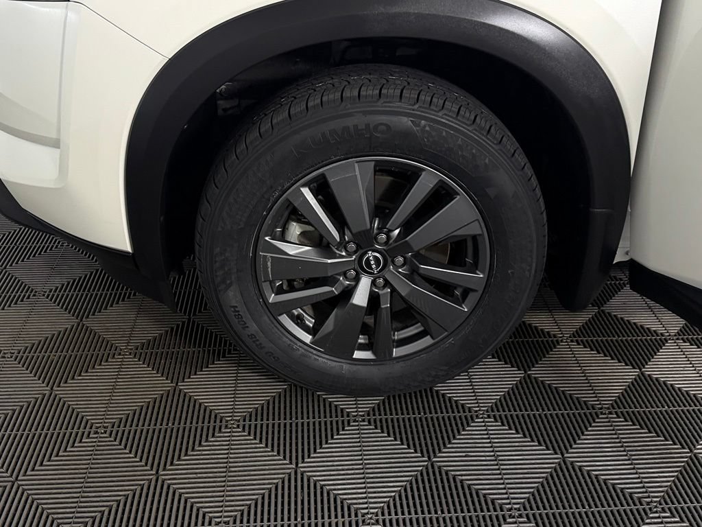Used 2024 Nissan Pathfinder SV w/ Black Appearance Package FWD image 13