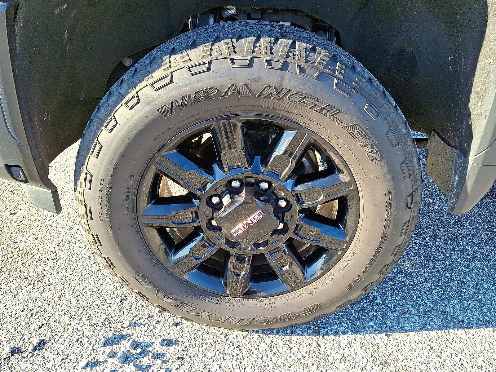 Used 2024 GMC Sierra 3500 AT4 w/ AT4 Premium Plus Package image 8