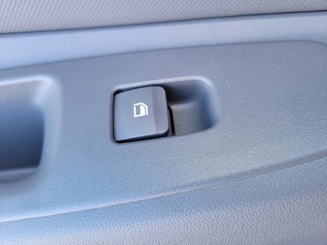 Used 2025 Hyundai Elantra Sport image 14