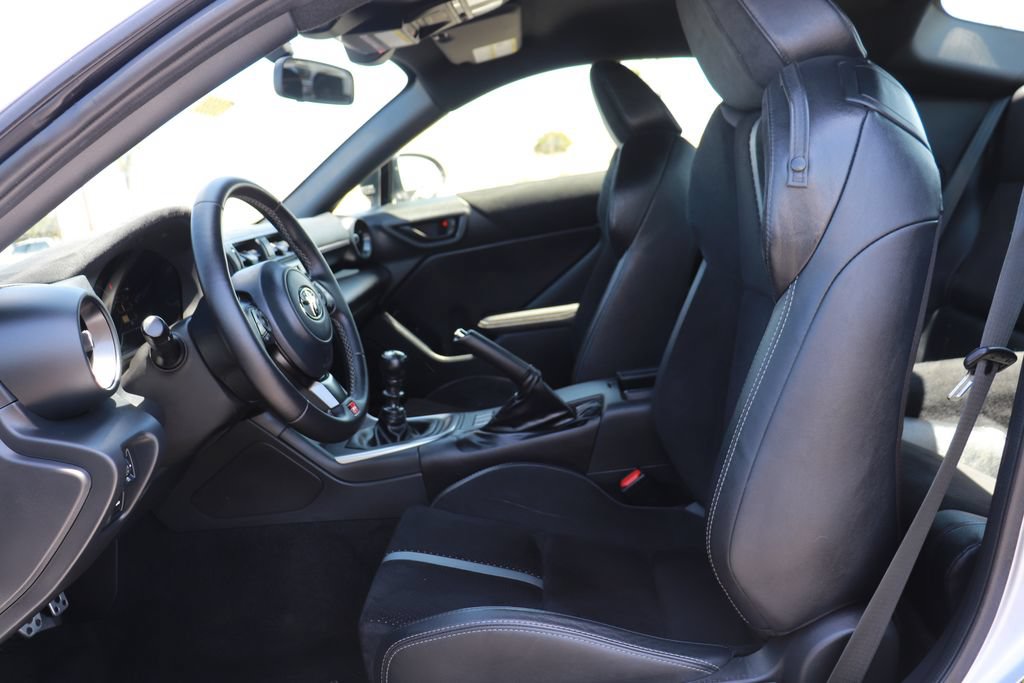 Used 2025 Toyota GR86 Premium w/ Performance Package RWD image 11