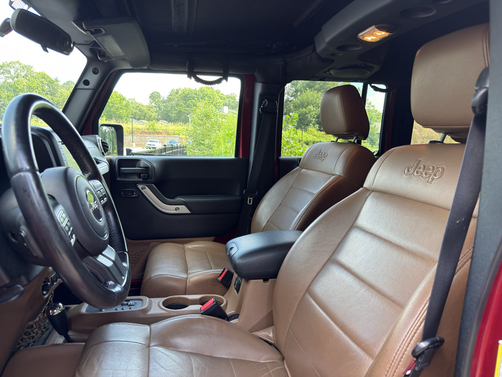 Used 2012 Jeep Wrangler Unlimited Sahara w/ Dual Top Group AWD/4WD image 7