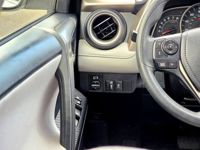 Used 2015 Toyota RAV4 XLE AWD/4WD image 16