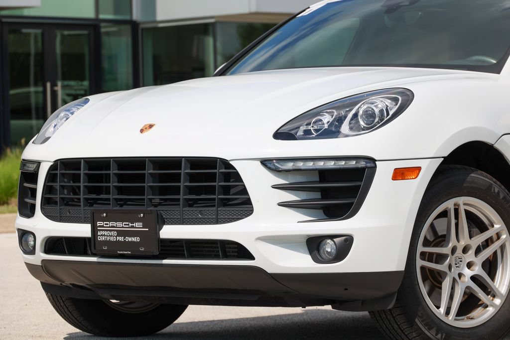 Certified 2017 Porsche Macan AWD/4WD image 7