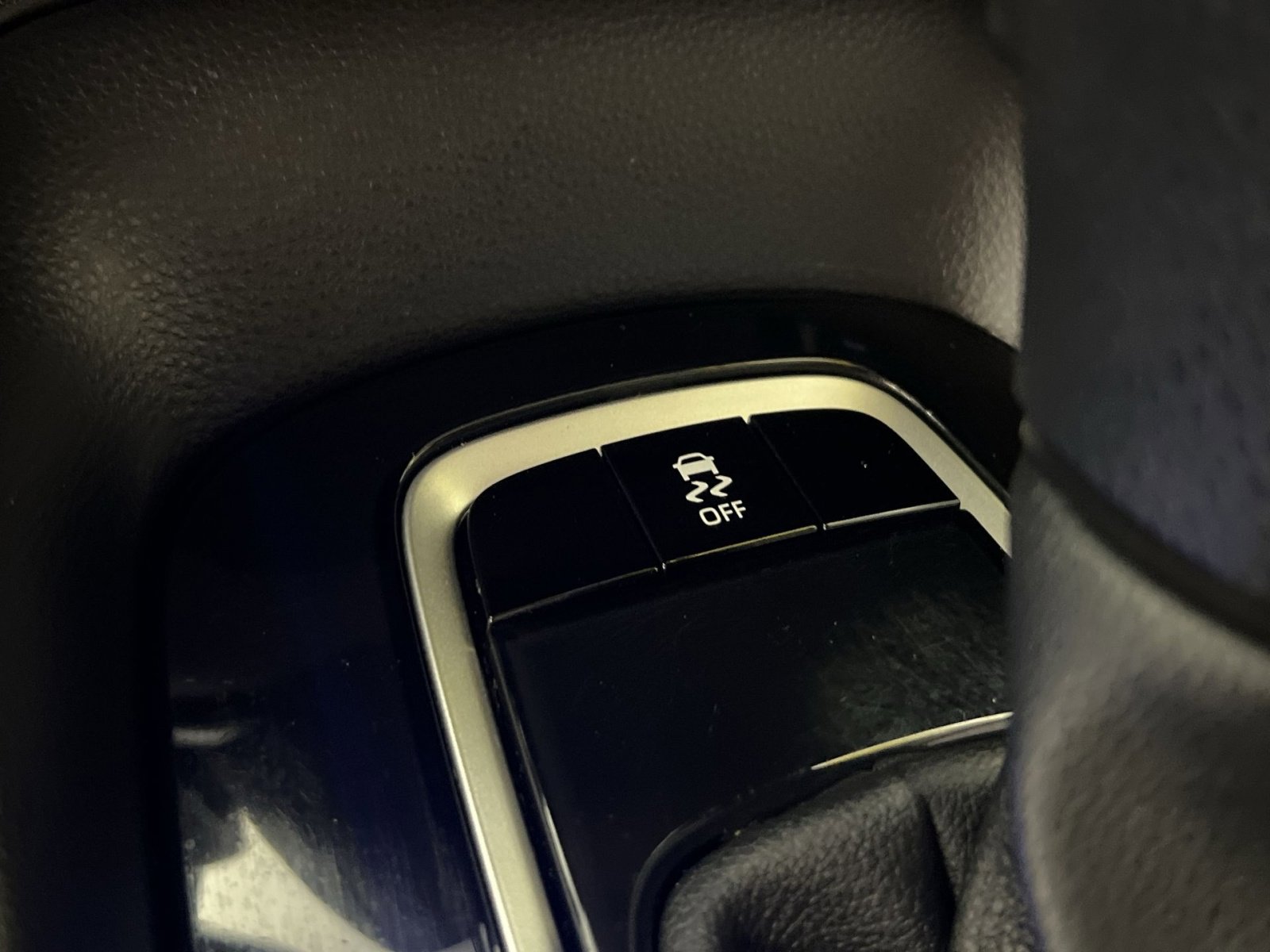 Used 2025 Toyota Corolla LE FWD image 28