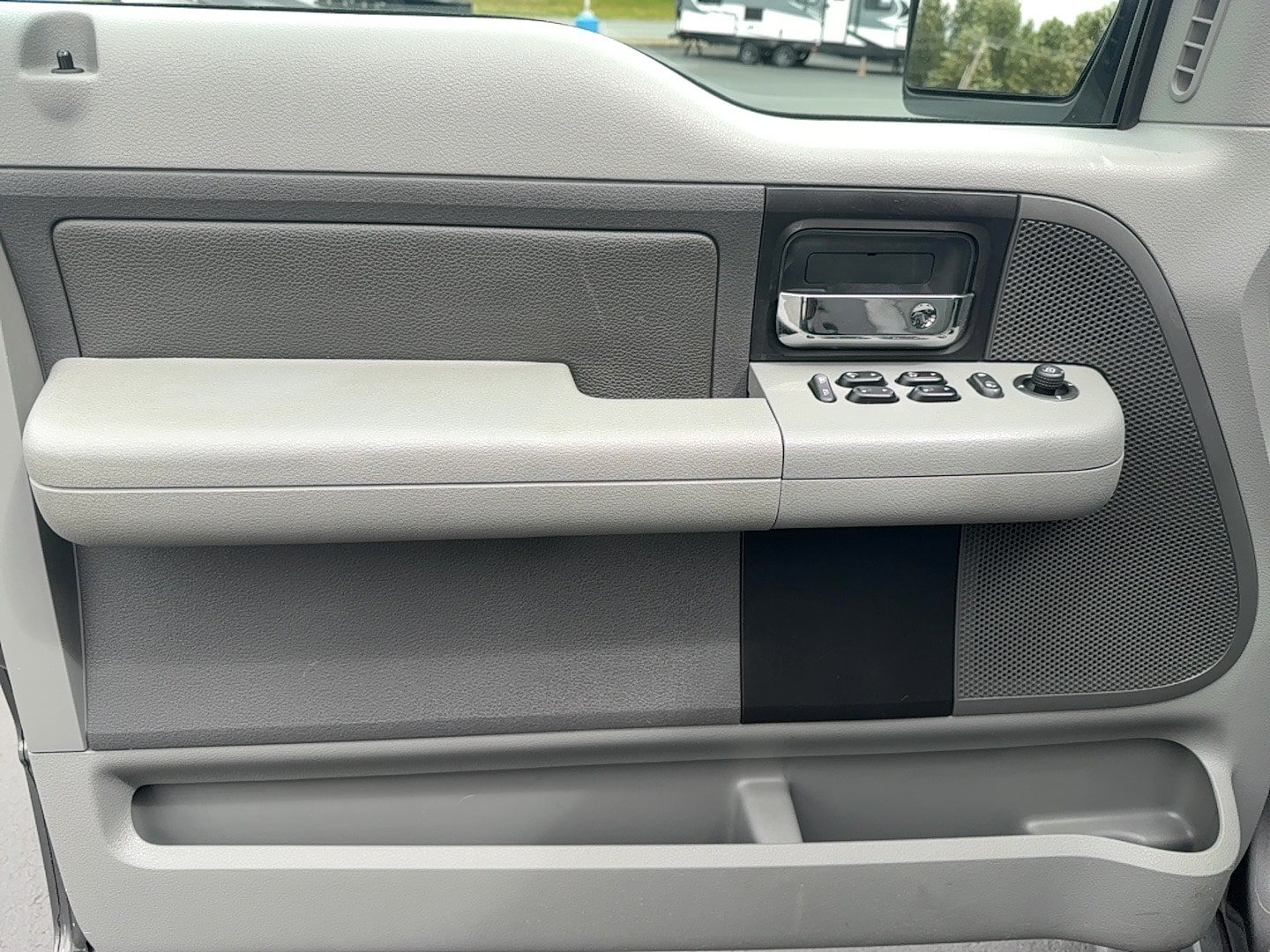 Used 2004 Ford F150 XLT AWD/4WD image 17