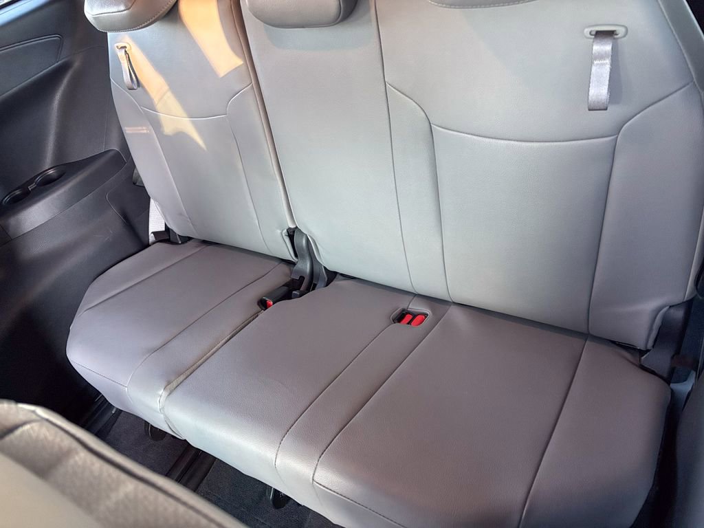 Used 2025 Toyota Sienna XLE image 44