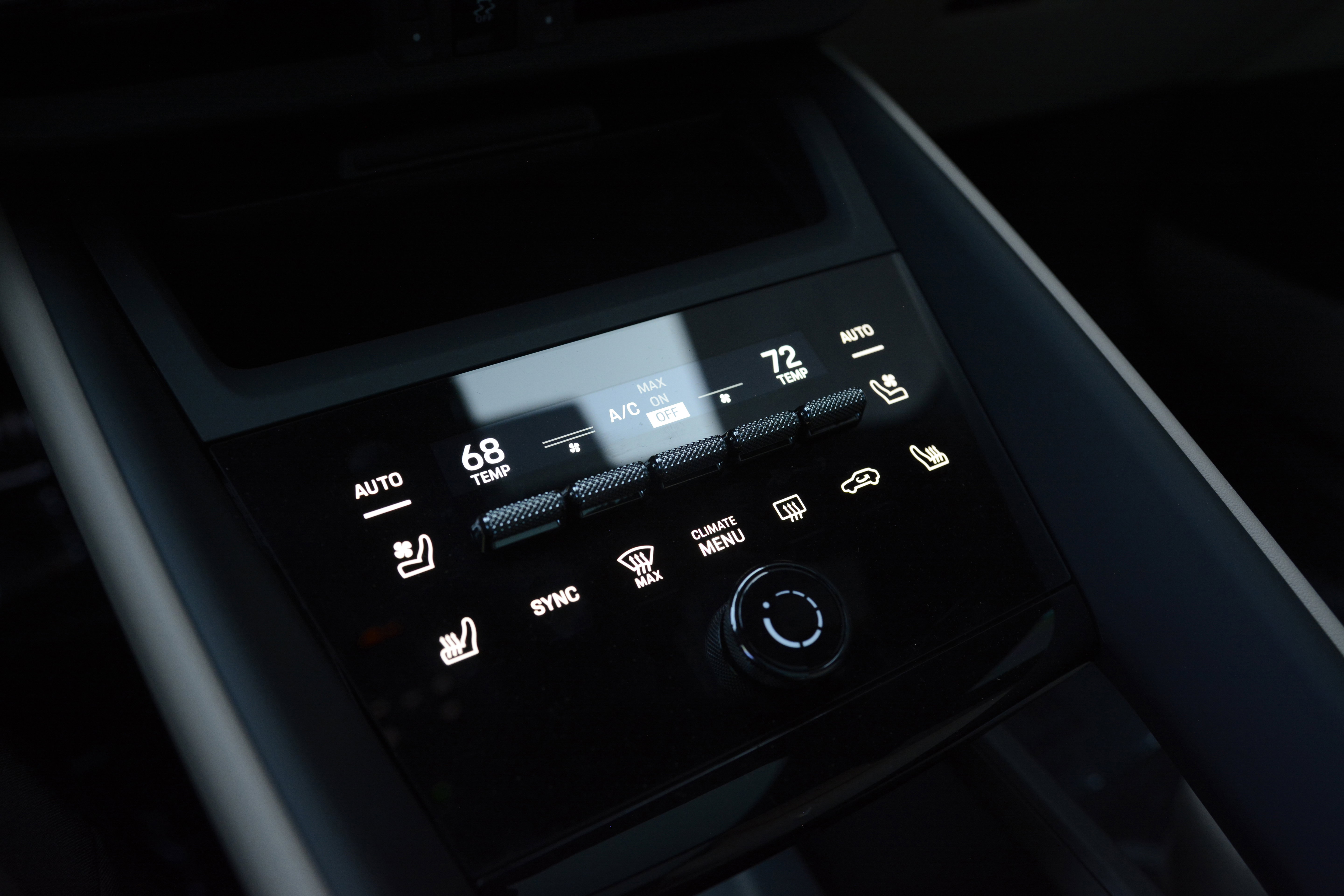 Certified 2025 Porsche Macan 4S Electric image 24