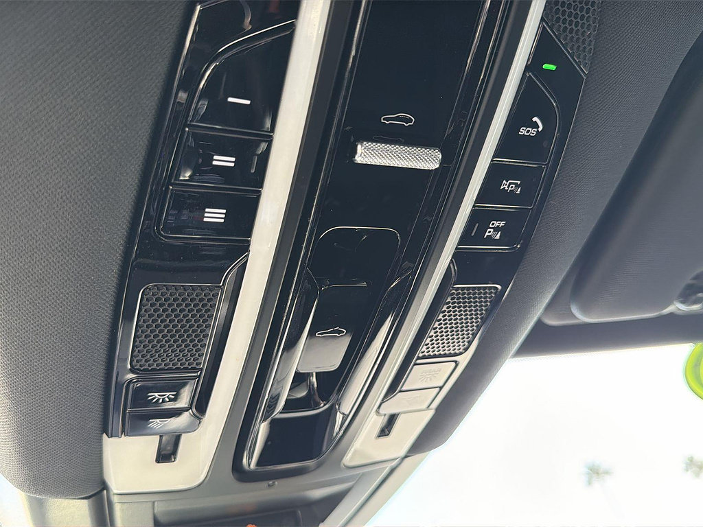 Used 2023 Porsche Cayenne AWD/4WD image 42