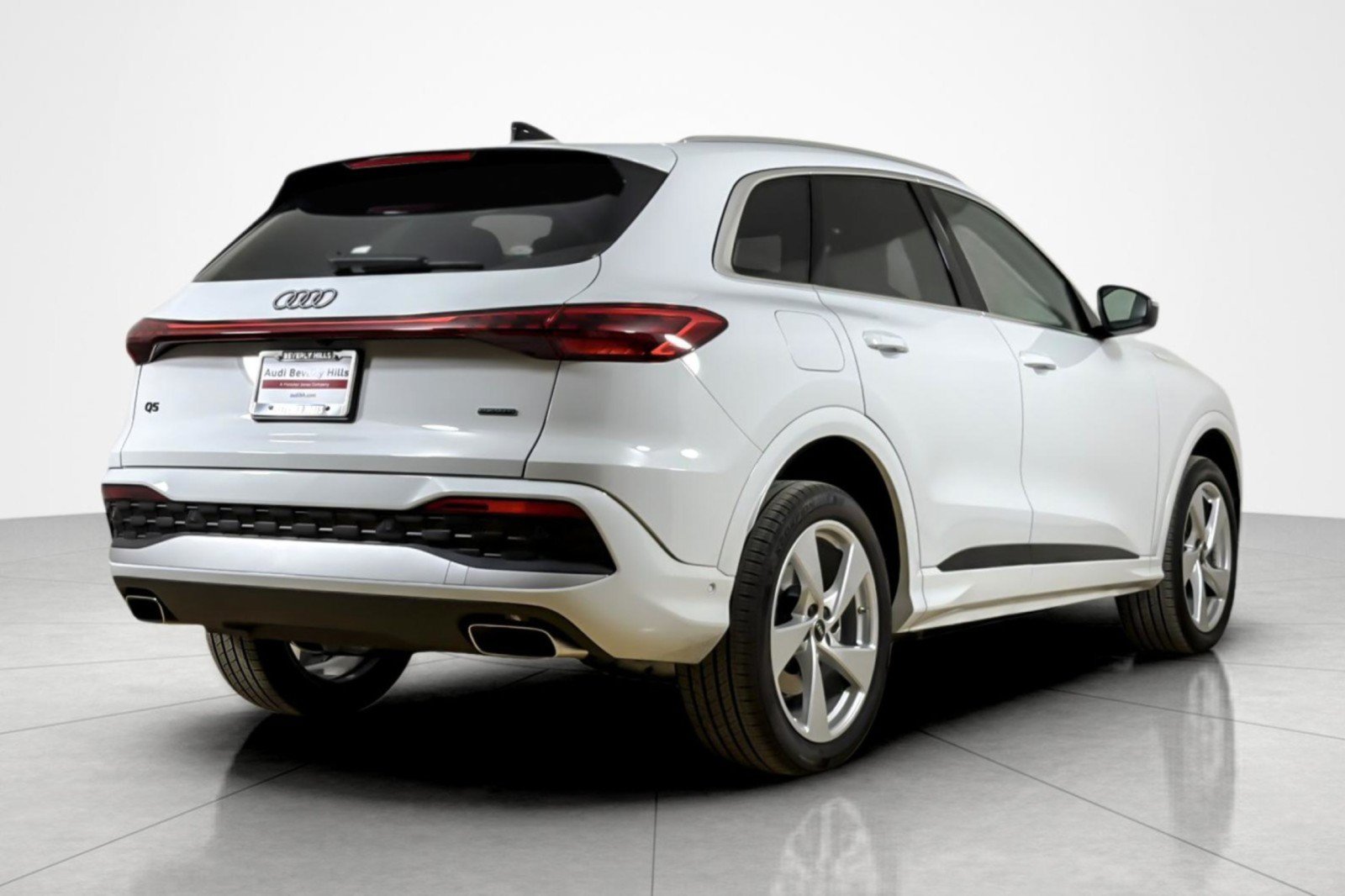 Used 2025 Audi Q5 Premium Plus w/ Premium Plus AWD/4WD image 5