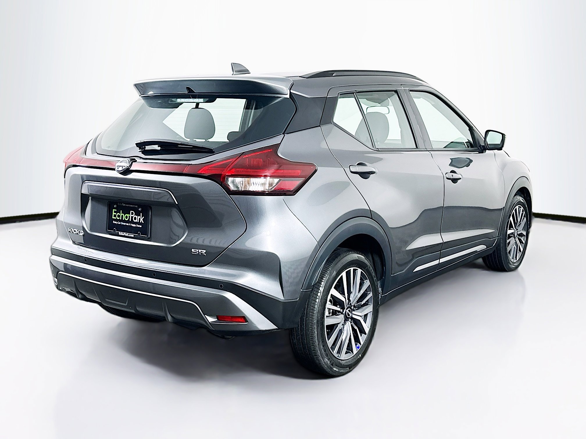Used 2024 Nissan Kicks SR image 9