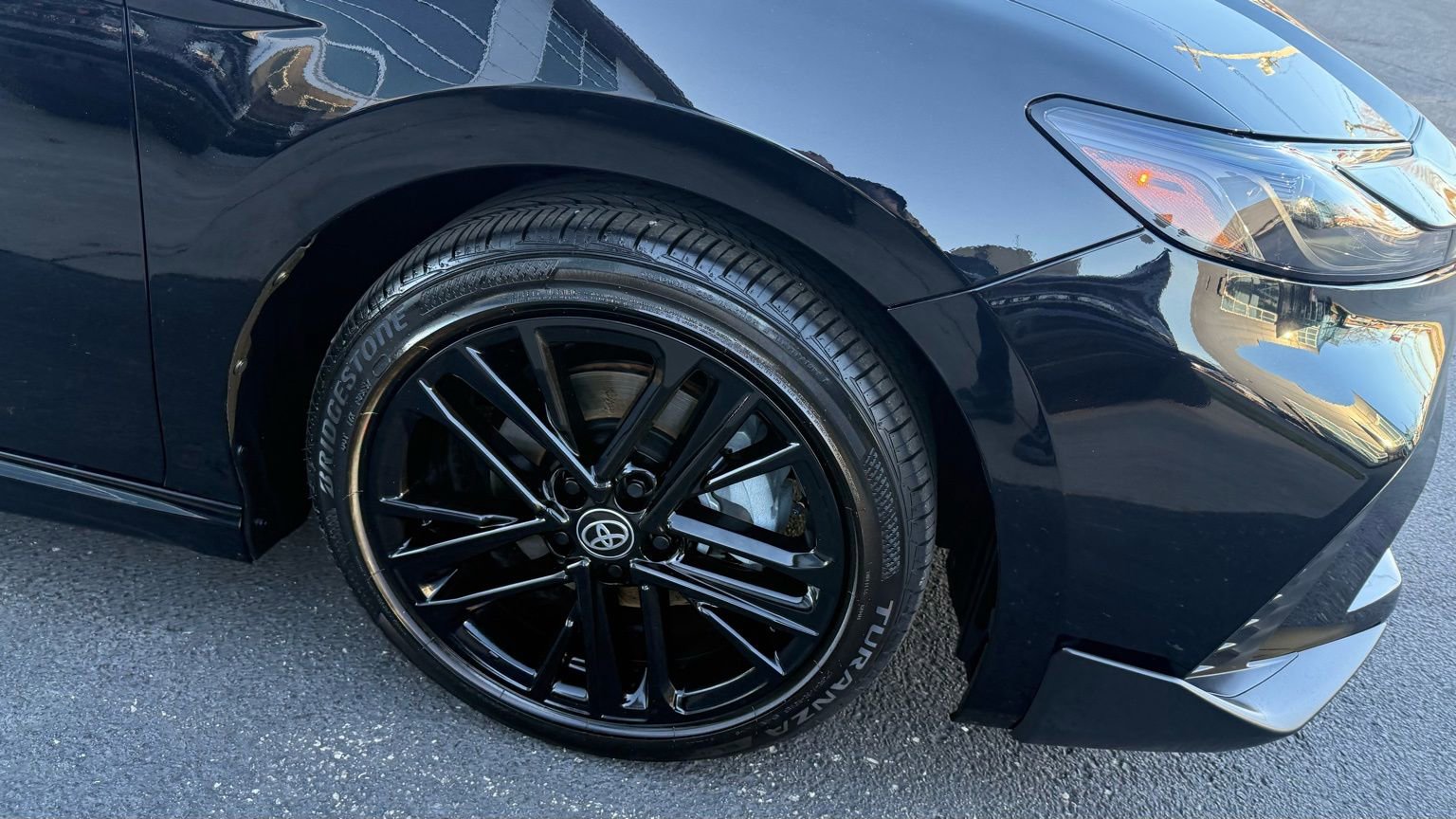 Used 2025 Toyota Camry SE image 13